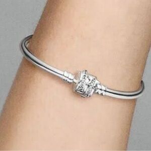 Pandora Bangle Shooting Star with sparkling stones BRAND NEW NEVER OPENED